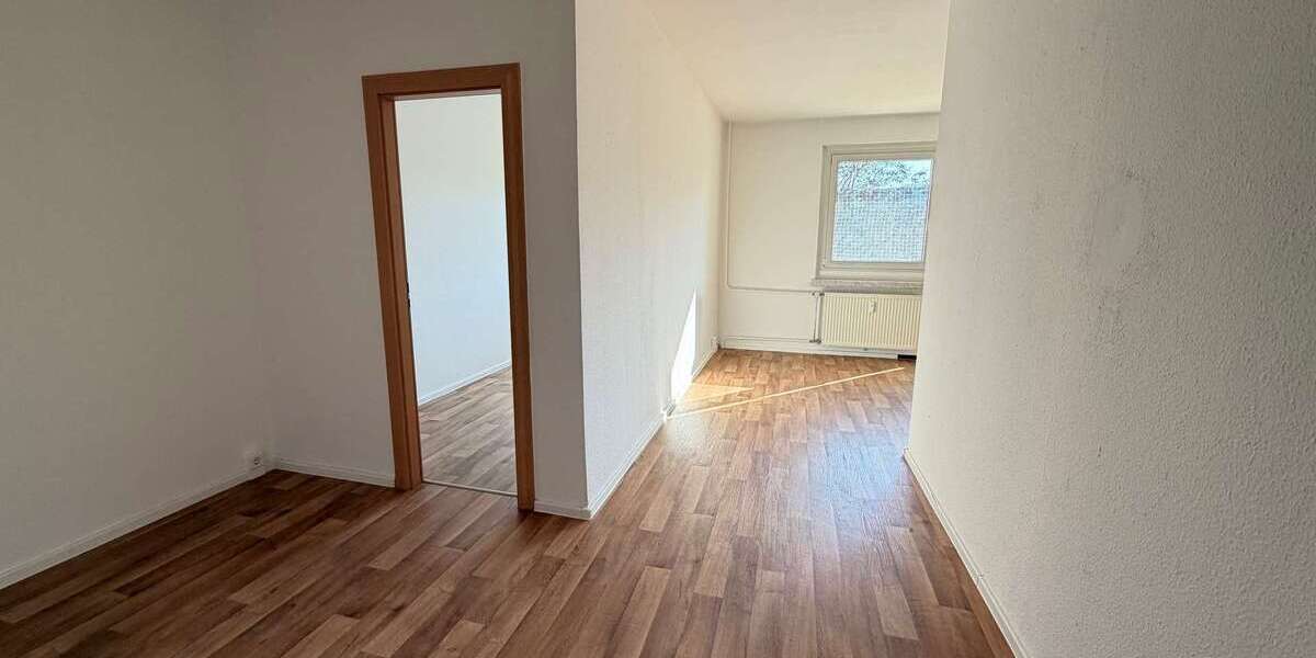 Etagenwohnung Plauen Chrieschwitz - 4 Zimmer, 69 m&sup2;, 380&euro; | Angebot:25518896