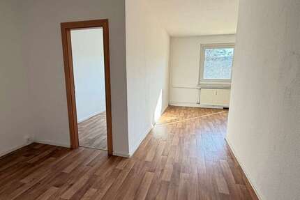 Wohnung Plauen Chrieschwitz - 4 Zimmer, 69 m&sup2;, 380&euro; | Angebot:25518896