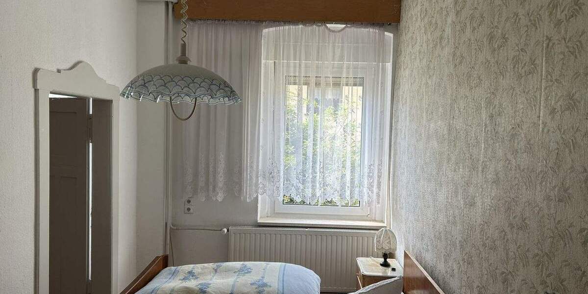 Mehrfamilienhaus, Wohnhaus Auerbach Rempesgrün - 1 Zimmer, 160 m&sup2;, 80.000&euro; | Angebot:25686119