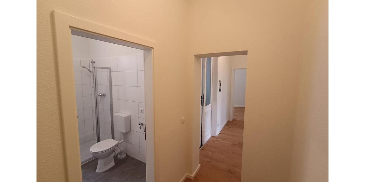 Etagenwohnung Reichenbach im Vogtland - 3 Zimmer, 67 m&sup2;, 400&euro; | Angebot:25217564