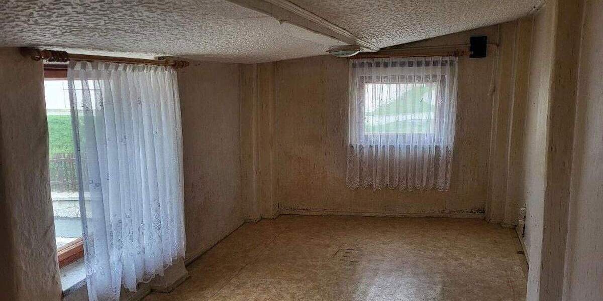 Einfamilienhaus Lengenfeld - 3 Zimmer, 90 m&sup2;, 39.000&euro; | Angebot:25670679
