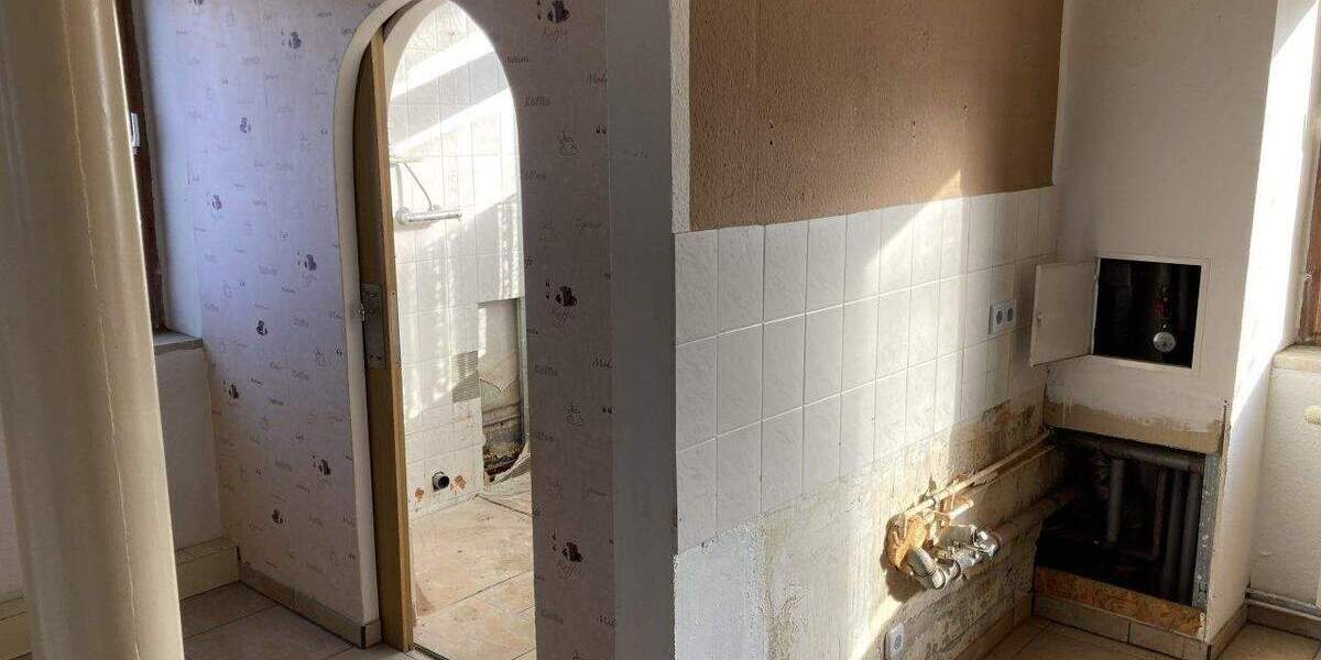 Mehrfamilienhaus, Wohnhaus Heinsdorfergrund Unterheinsdorf - 9 Zimmer, 180 m&sup2;, 50.000&euro; | Angebot:25707394