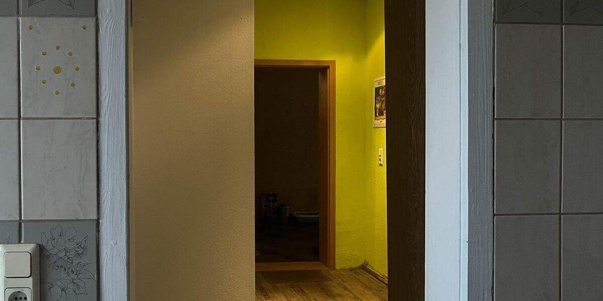 Mehrfamilienhaus, Wohnhaus Netzschkau - 8 Zimmer, 147 m&sup2;, 60.000&euro; | Angebot:25695885