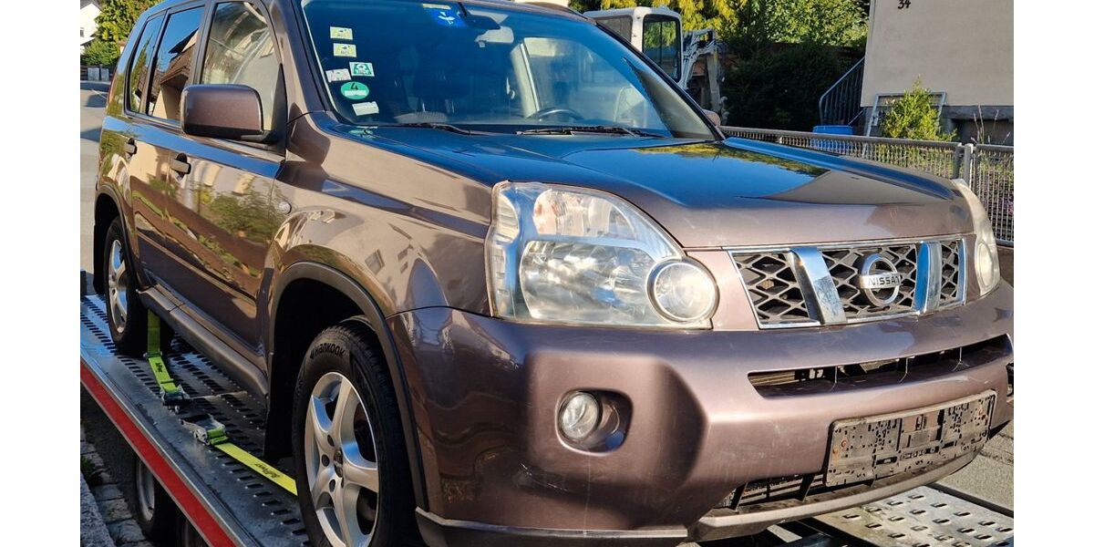 Nissan X-Trail 180.000 km 1.500 &euro; hof 95030