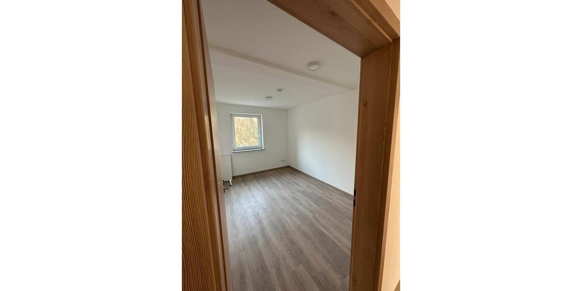 Erdgeschoßwohnung Reichenbach im Vogtland Obermylau - 5 Zimmer, 105 m&sup2;, 1.260&euro; | Angebot:25992547