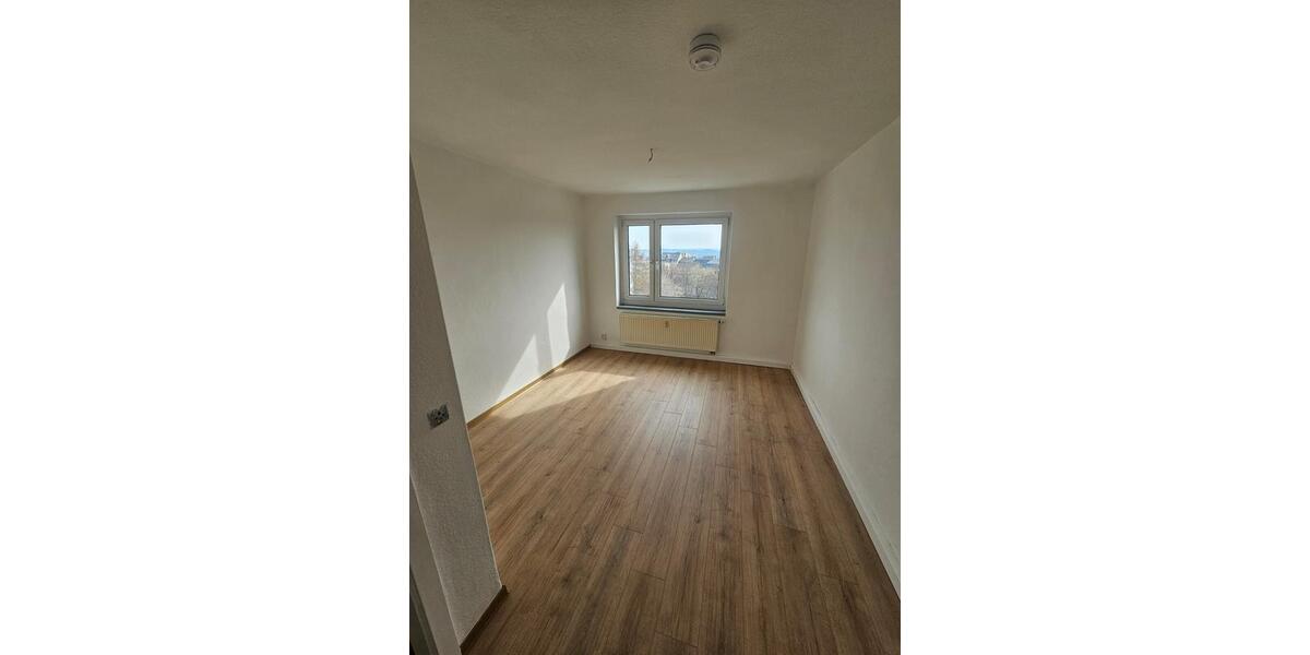 Etagenwohnung Plauen - 3 Zimmer, 64 m&sup2;, 250&euro; | Angebot:25883841