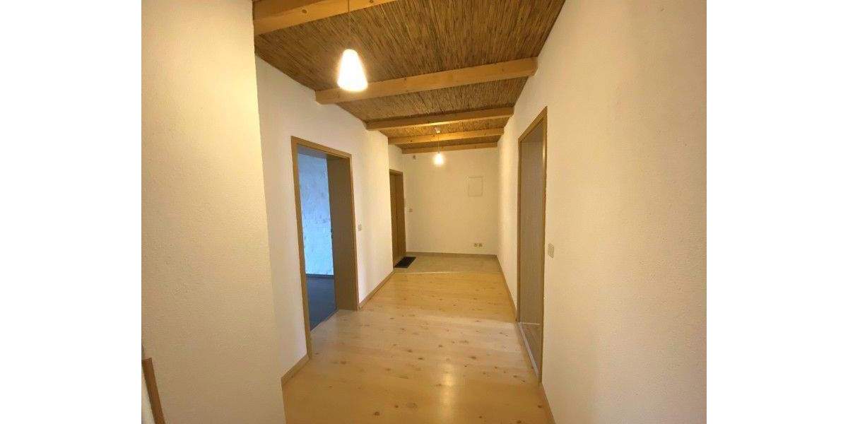 Etagenwohnung Plauen Ostvorstadt - 2 Zimmer, 66 m&sup2;, 390&euro; | Angebot:25800327