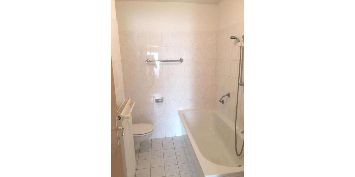 Etagenwohnung Reichenbach im Vogtland - 3 Zimmer, 57 m&sup2;, 285&euro; | Angebot:24836330