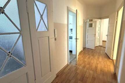 Wohnung Plauen Schloßberg - 4 Zimmer, 105 m&sup2;, 595&euro; | Angebot:26186087