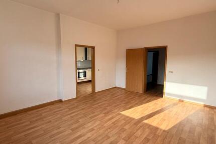 Wohnung Plauen Altstadt - 3 Zimmer, 67 m&sup2;, 370&euro; | Angebot:25778200