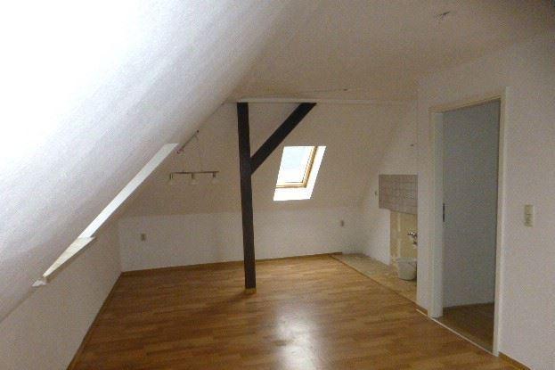 Dachgeschoßwohnung Plauen Altstadt - 2 Zimmer, 33 m&sup2;, 204&euro; | Angebot:25303853