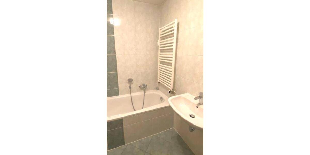 Etagenwohnung Plauen - 2 Zimmer, 61 m&sup2;, 267&euro; | Angebot:24847702