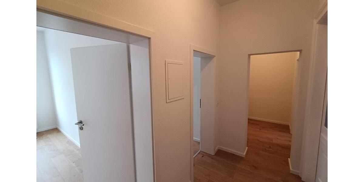Etagenwohnung Reichenbach im Vogtland - 3 Zimmer, 67 m&sup2;, 400&euro; | Angebot:25217564
