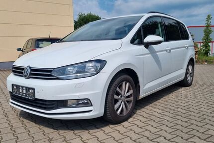 VW Touran 134.456 km 13.399 &euro; Tanna 07922