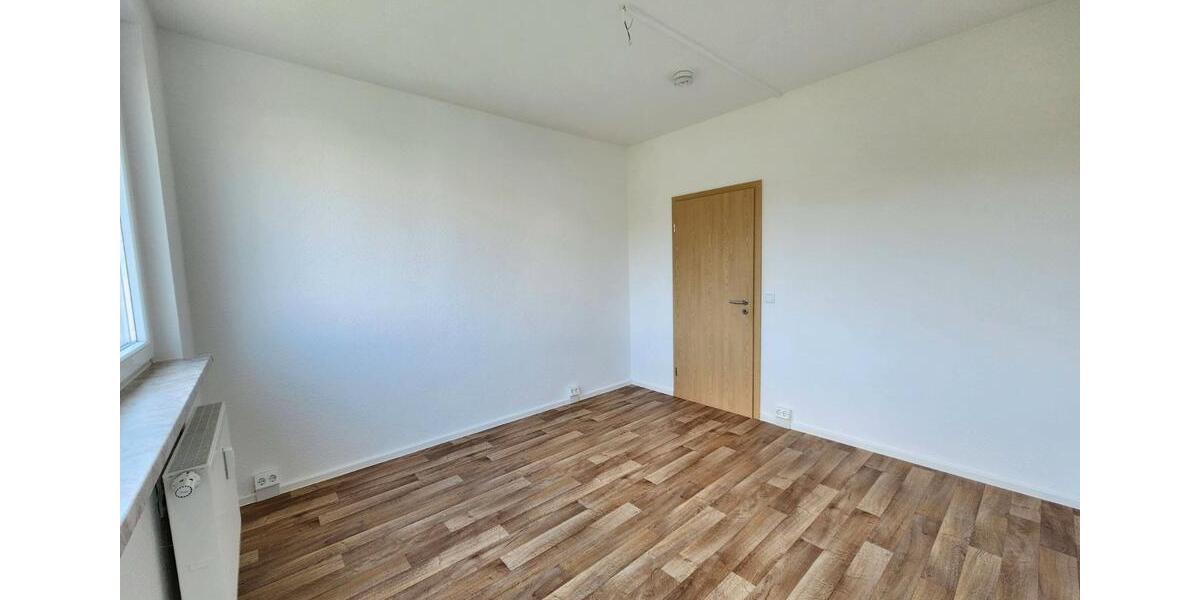 Etagenwohnung Reichenbach im Vogtland - 4 Zimmer, 69 m&sup2;, 320&euro; | Angebot:25989858