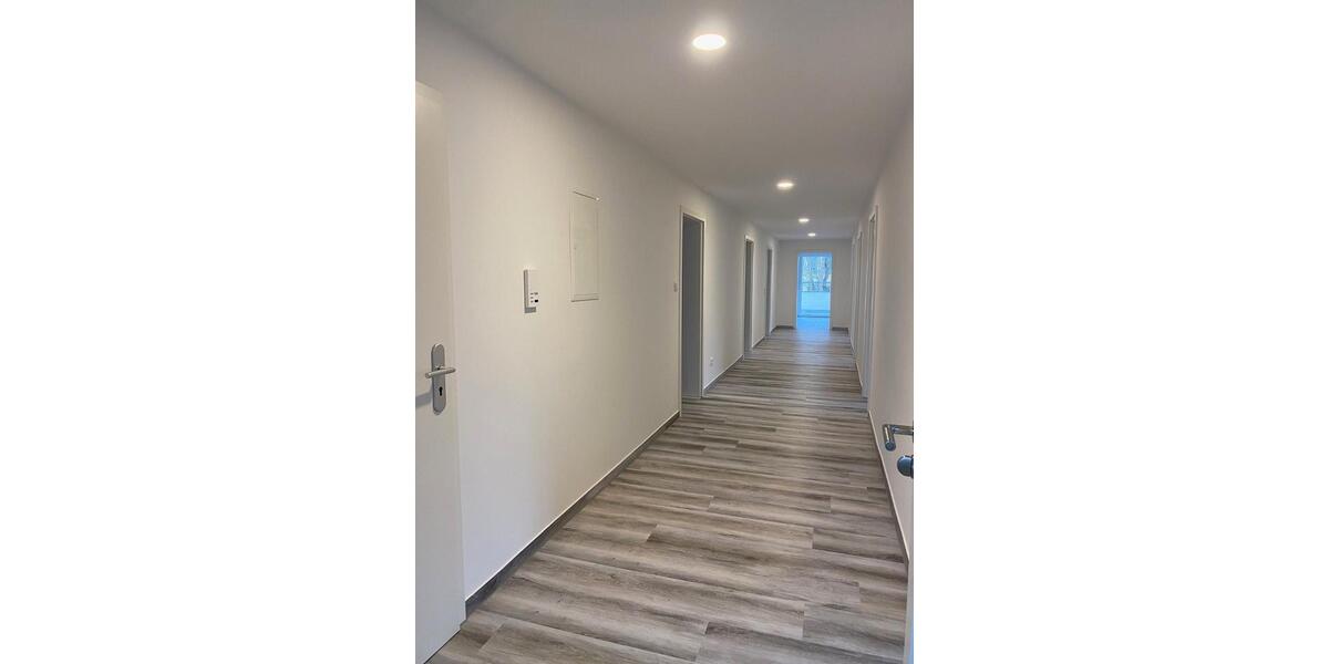 Dachgeschoßwohnung Plauen Bahnhofsvorstadt - 6 Zimmer, 145 m&sup2;, 1.390&euro; | Angebot:17463037