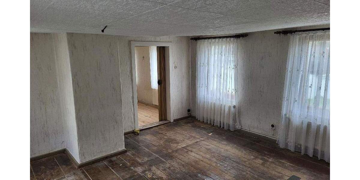 Einfamilienhaus Lengenfeld - 3 Zimmer, 90 m&sup2;, 39.000&euro; | Angebot:25670679