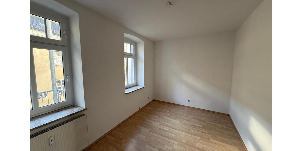 Etagenwohnung Greiz - 3 Zimmer, 79 m&sup2;, 465&euro; | Angebot:26050264