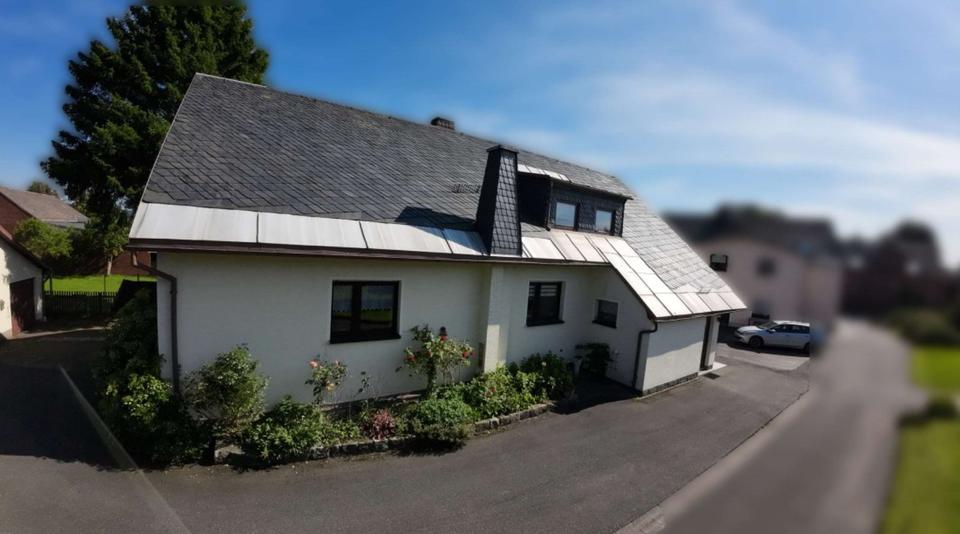 Einfamilienhaus Falkenstein/Vogtland Vogtland - 9 Zimmer, 230 m&sup2;, 260.000&euro; | Angebot:24464955