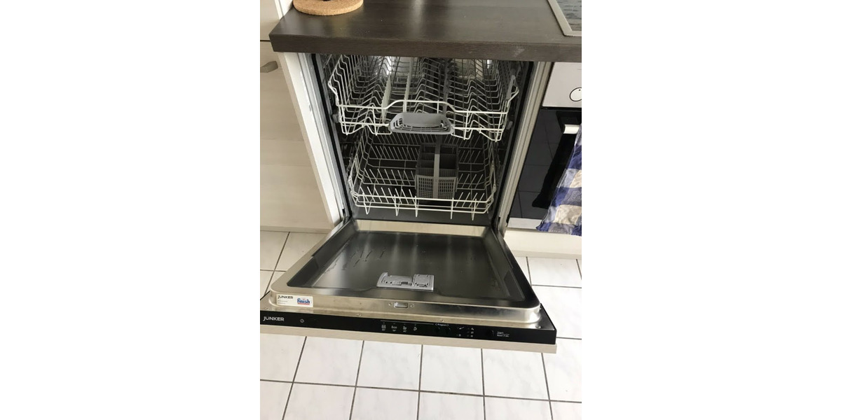 Dachgeschoßwohnung Ellefeld - 5 Zimmer, 93 m&sup2;, 400&euro; | Angebot:25302933