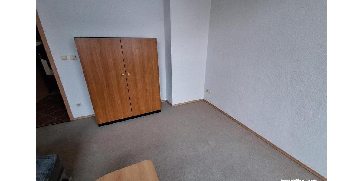 Etagenwohnung Plauen Altstadt - 1 Zimmer, 32 m&sup2;, 180&euro; | Angebot:24184559