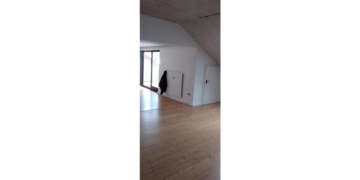Dachgeschoßwohnung Hof Neuhof - 5 Zimmer, 90 m&sup2;, 750&euro; | Angebot:26674781