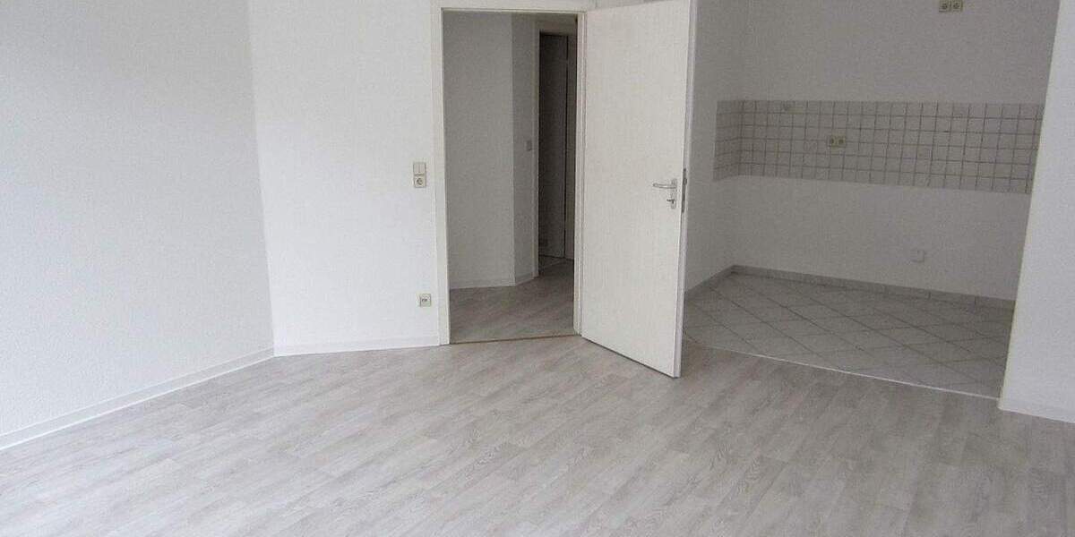 Etagenwohnung Plauen Stadtmitte - 2 Zimmer, 41 m&sup2;, 215&euro; | Angebot:26731328