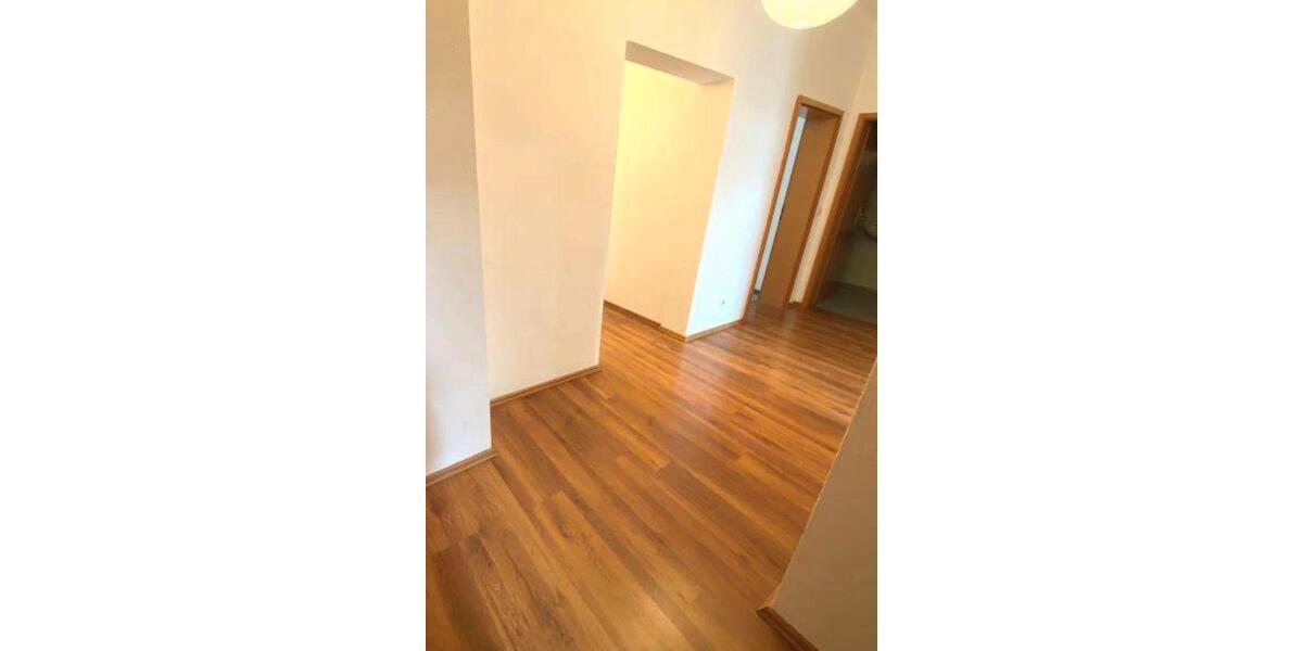 Etagenwohnung Plauen - 2 Zimmer, 61 m&sup2;, 267&euro; | Angebot:24847702