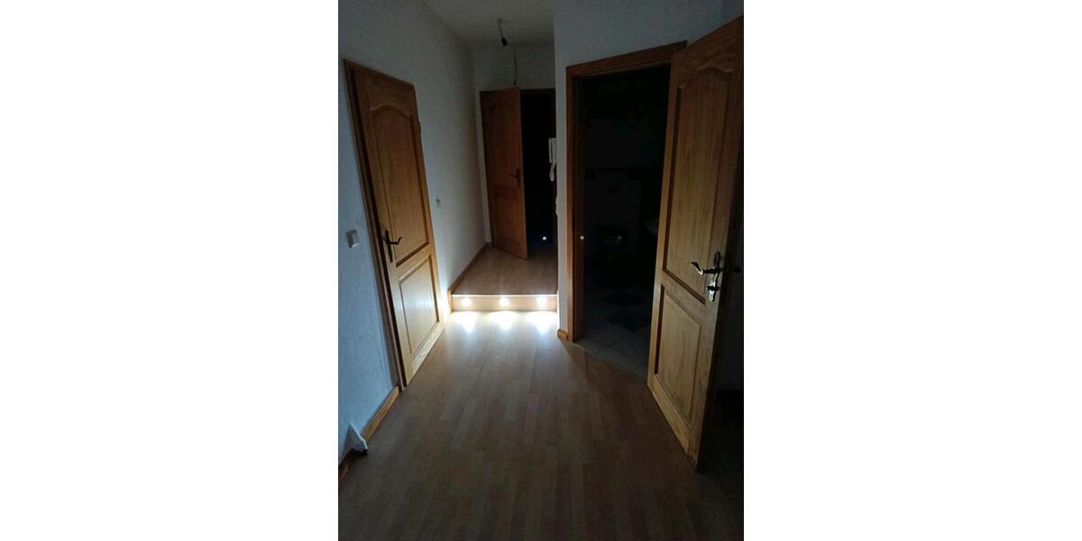 Etagenwohnung Lengenfeld - 3 Zimmer, 90 m&sup2;, 450&euro; | Angebot:24302566