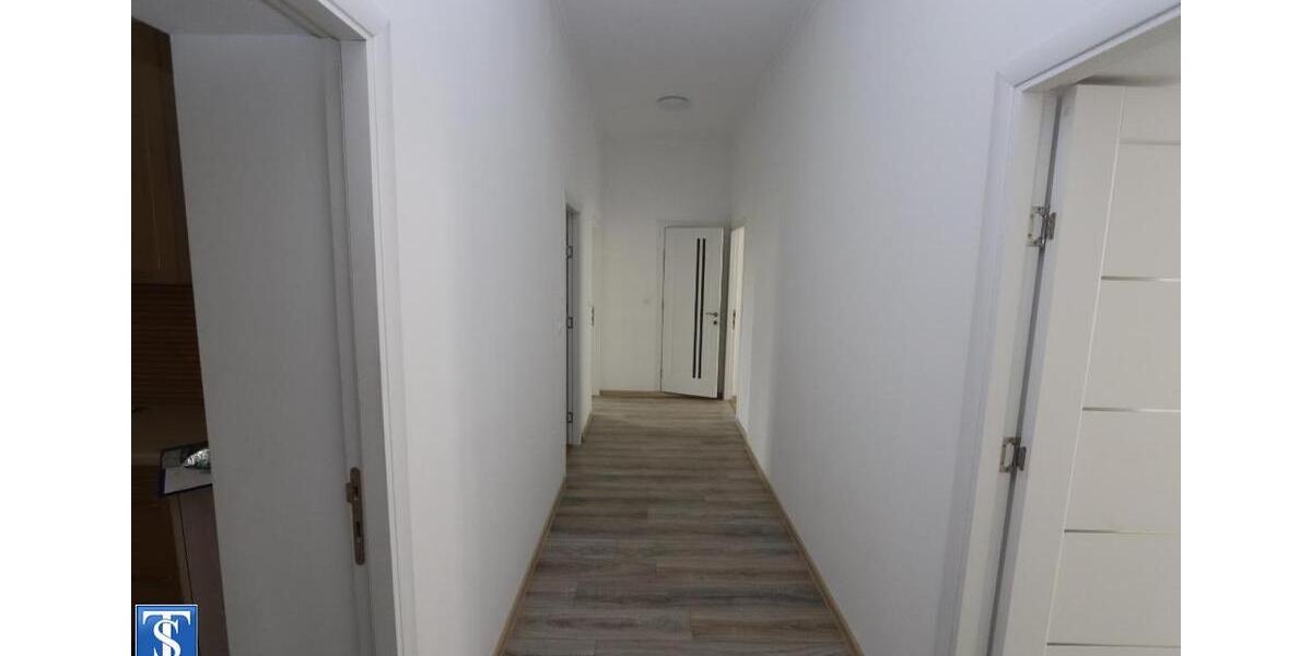 Etagenwohnung Plauen - 3 Zimmer, 120 m&sup2;, 600&euro; | Angebot:24183247