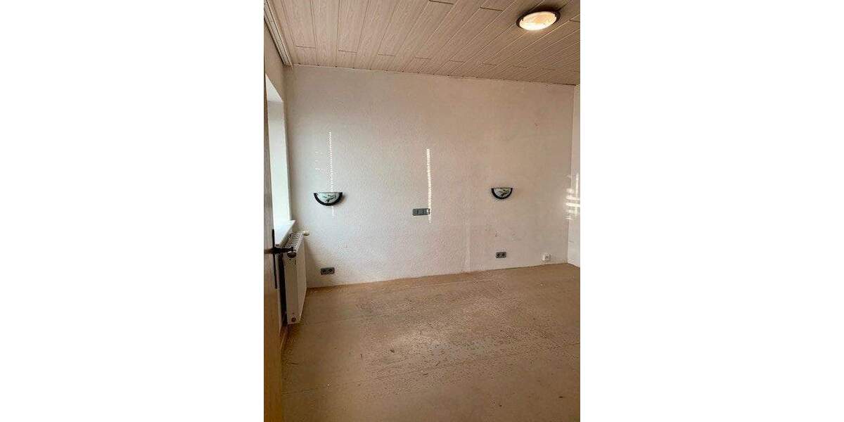 Reihenmittelhaus Reichenbach - 6 Zimmer, 161 m&sup2;, 125.000&euro; | Angebot:25864350