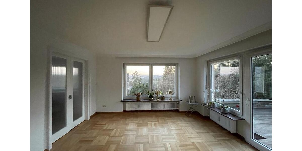 Einfamilienhaus Hof Christiansreuth - 9 Zimmer, 200 m&sup2;, 1.500&euro; | Angebot:26634673