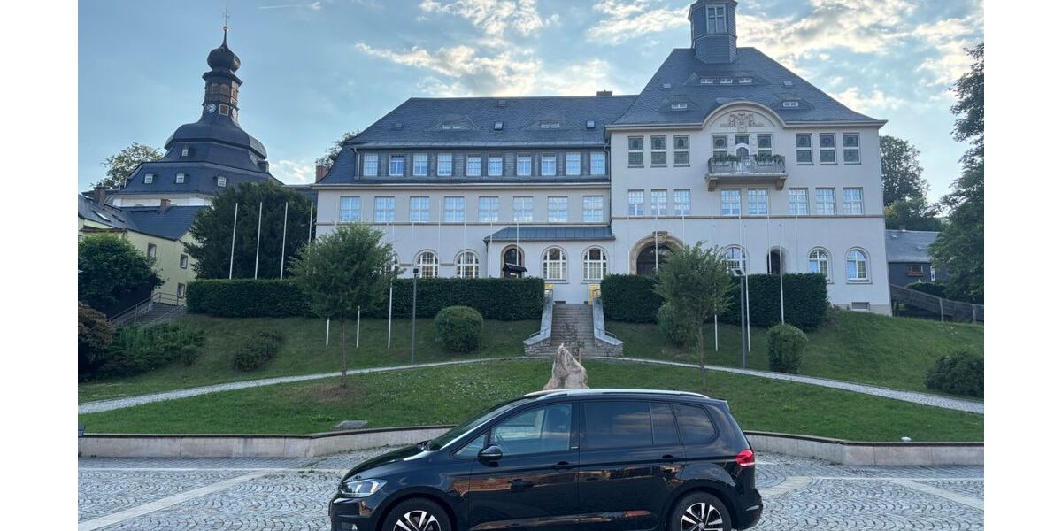VW Touran 129.000 km 17.500 &euro; Zwota 08267