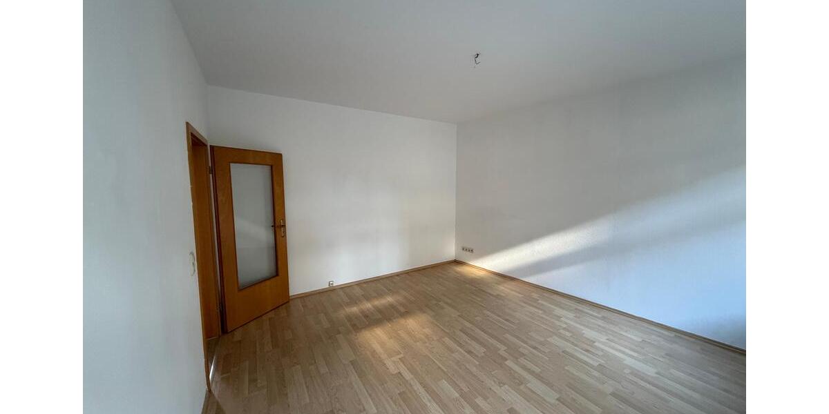 Etagenwohnung Greiz - 3 Zimmer, 79 m&sup2;, 465&euro; | Angebot:26050264