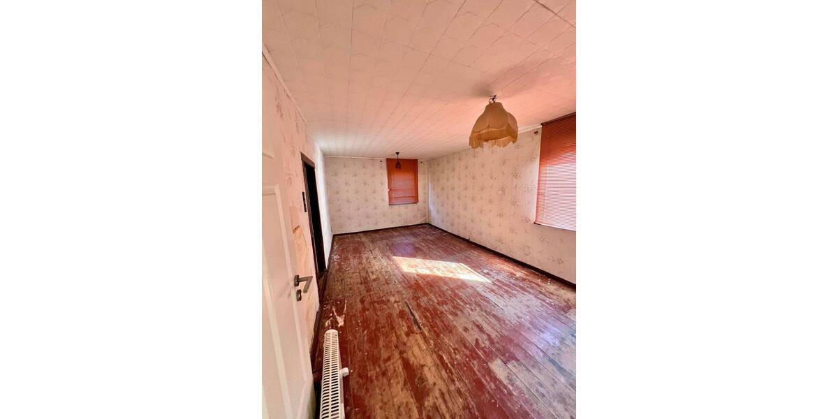 Mehrfamilienhaus, Wohnhaus Lengenfeld - 4 Zimmer, 150 m&sup2;, 83.000&euro; | Angebot:25708235