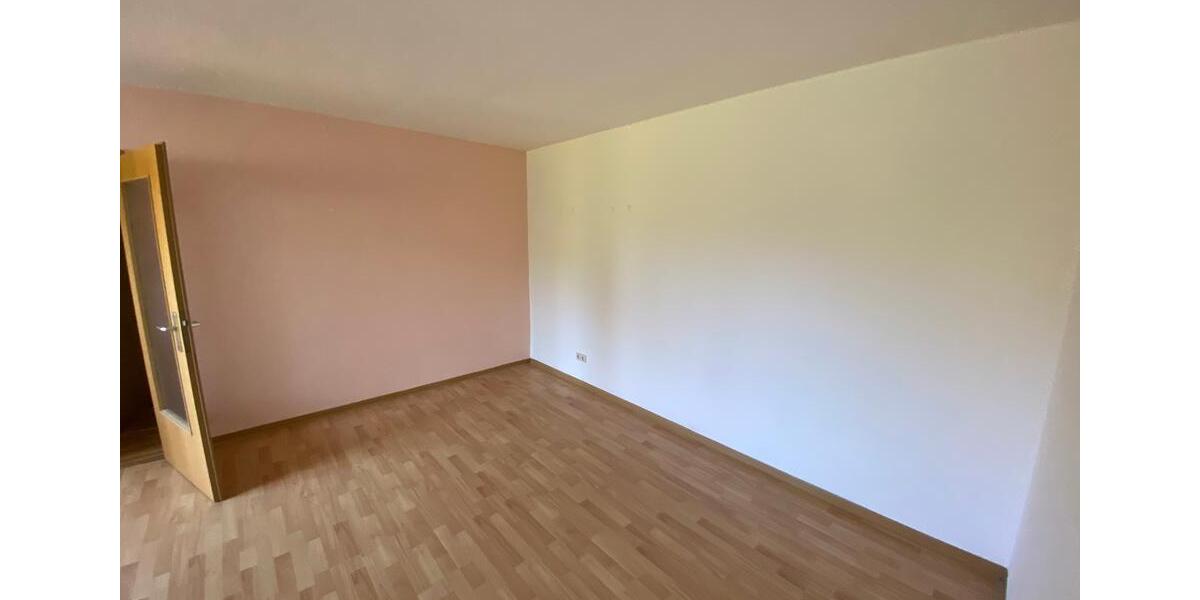 Etagenwohnung Reichenbach im Vogtland - 2 Zimmer, 49 m&sup2;, 225&euro; | Angebot:17237384