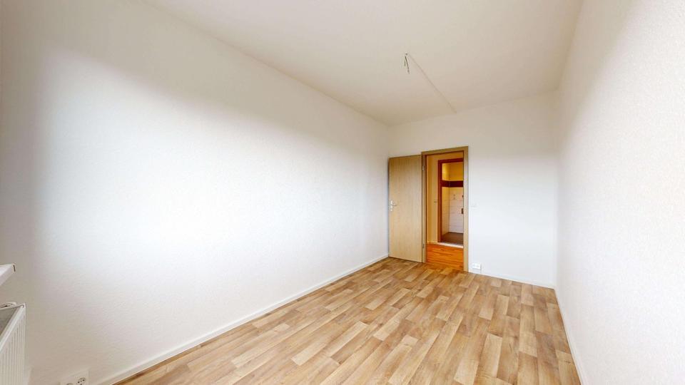 Etagenwohnung Reichenbach im Vogtland - 3 Zimmer, 71 m&sup2;, 380&euro; | Angebot:22696725