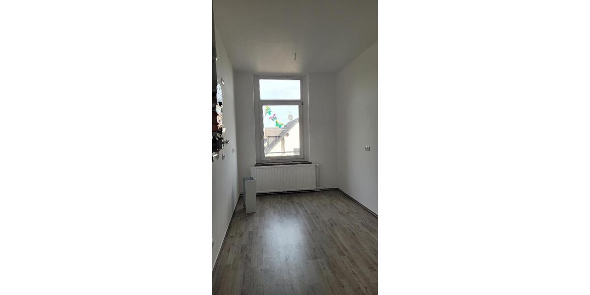 Etagenwohnung Plauen Bahnhofsvorstadt - 4 Zimmer, 91 m&sup2;, 430&euro; | Angebot:17767008