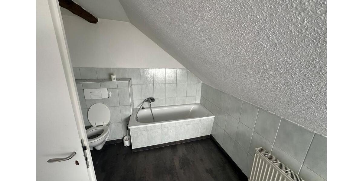 Etagenwohnung Reichenbach im Vogtland - 1 Zimmer, 50 m&sup2;, 340&euro; | Angebot:25104033