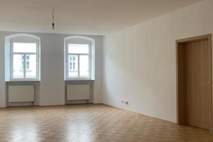 Wohnung Hof Altstadt - 3 Zimmer, 127 m&sup2;, 850&euro; | Angebot:20834619