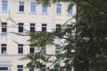 Wohnung Plauen Stadtmitte - 3 Zimmer, 64 m&sup2;, 300&euro; | Angebot:25687456