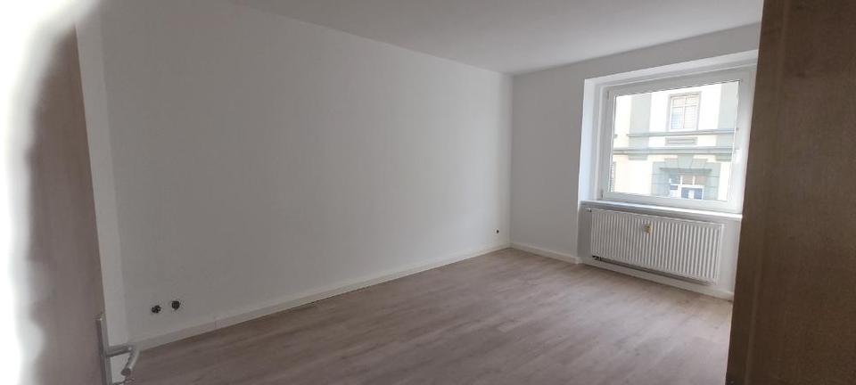 Etagenwohnung Plauen Alt Chrieschwitz - 2 Zimmer, 47 m&sup2;, 215&euro; | Angebot:25432220