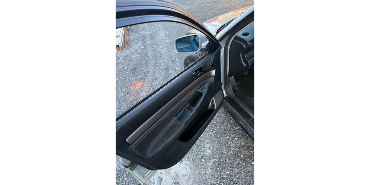 Audi A4 300.000 km 800 &euro; Netzschkau 08491