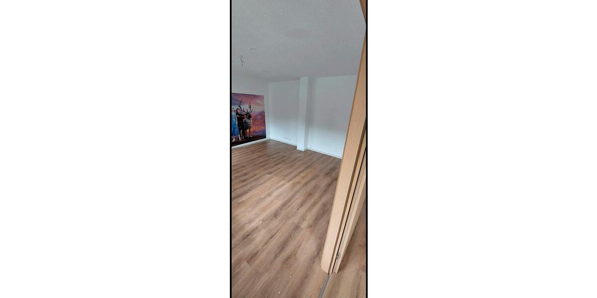 Erdgeschoßwohnung Klingenthal - 4 Zimmer, 150 m&sup2;, 900&euro; | Angebot:25304227