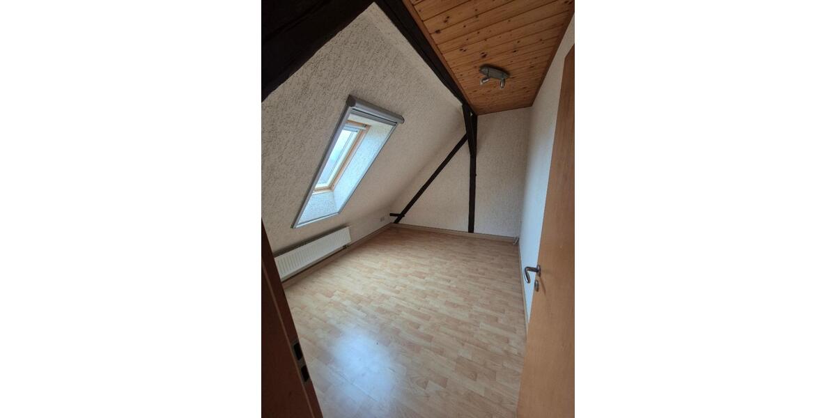 Einfamilienhaus Hirschfeld - 8 Zimmer, 180 m&sup2;, 149.000&euro; | Angebot:25843551