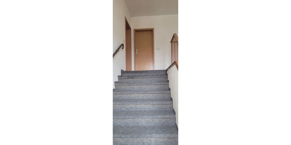 Dachgeschoßwohnung Plauen Bahnhofsvorstadt - 1 Zimmer, 32 m&sup2;, 180&euro; | Angebot:25054413
