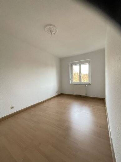 Etagenwohnung Plauen Stadtmitte - 3 Zimmer, 71 m&sup2;, 320&euro; | Angebot:25674920