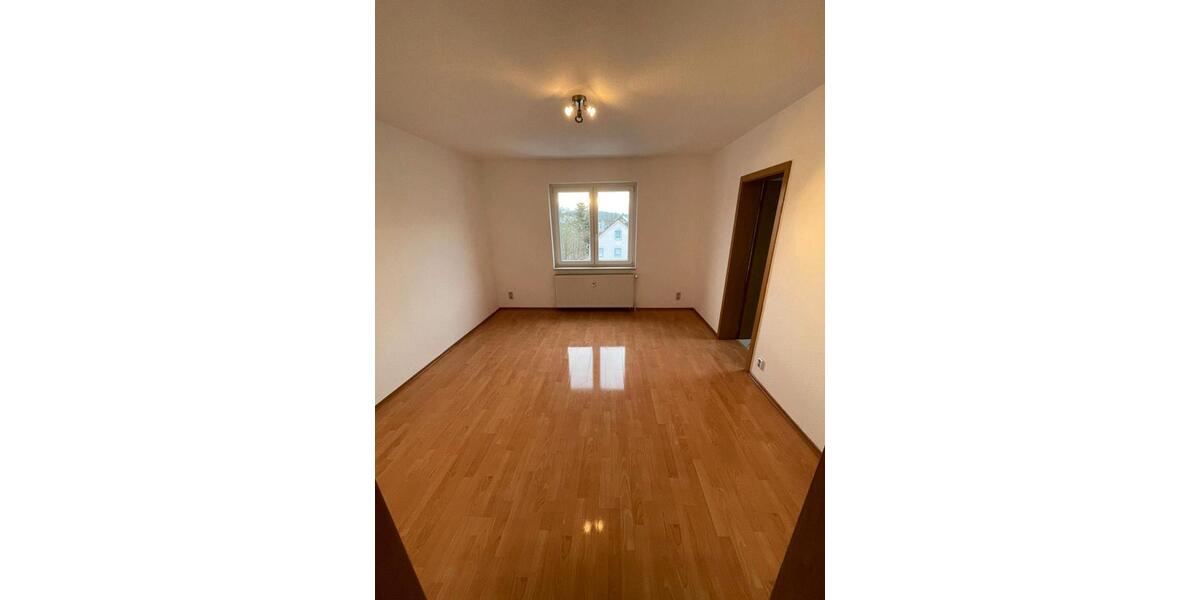 Dachgeschoßwohnung Reichenbach im Vogtland - 2 Zimmer, 45 m&sup2;, 495&euro; | Angebot:24535100