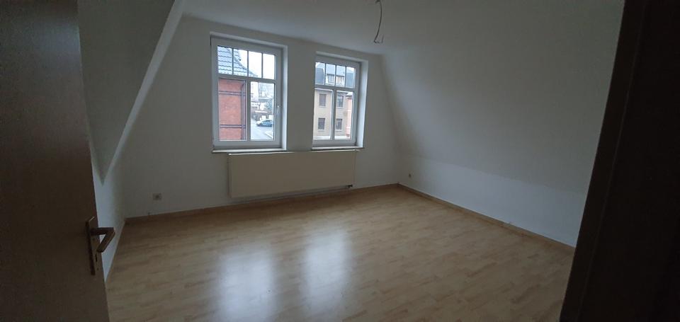 Etagenwohnung Ellefeld - 3 Zimmer, 80 m&sup2;, 375&euro; | Angebot:24980591