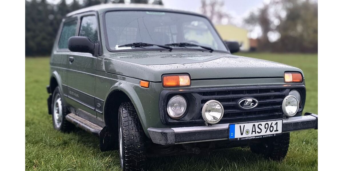 Lada Niva 89.101 km 8.499 &euro; Pausa 07952